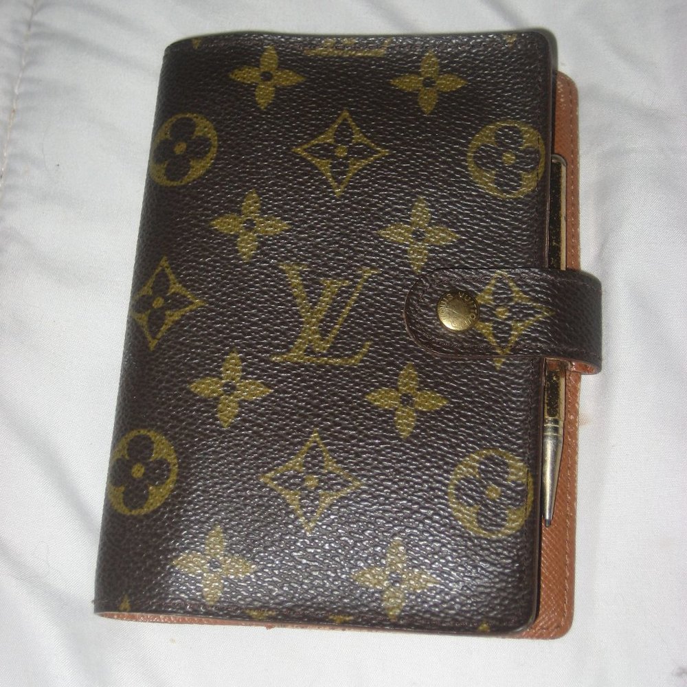 LOUIS VUITTON MONOGRAM AGENDA WALLET